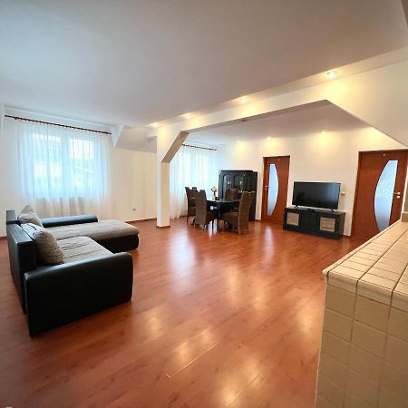 Flh - Mira Apartments Sibiu Esterno foto