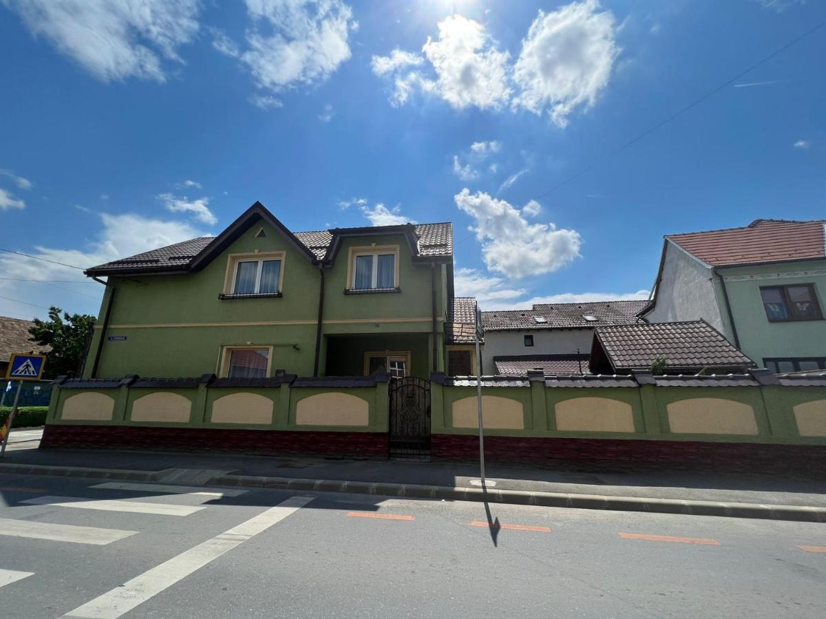 Flh - Mira Apartments Sibiu Esterno foto