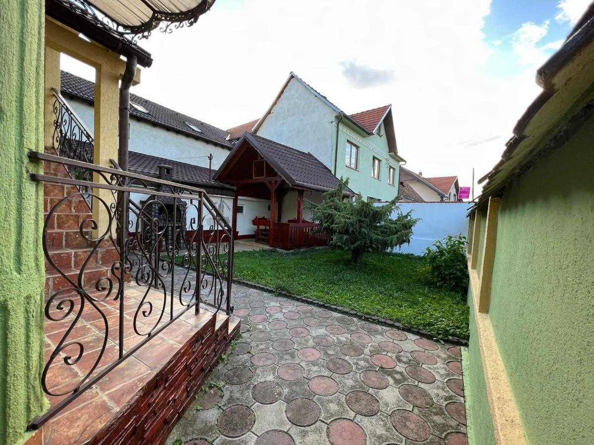 Flh - Mira Apartments Sibiu Esterno foto